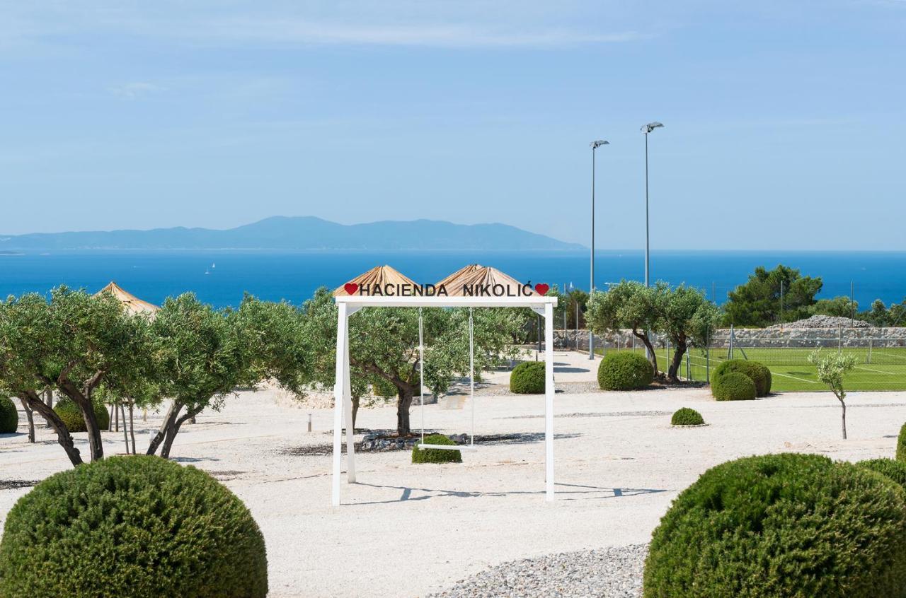 Hacienda Nikolic Villa Milna  Exterior photo